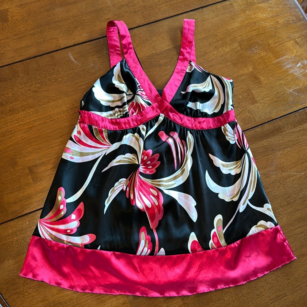 Women’s silky feel tank blouse size large